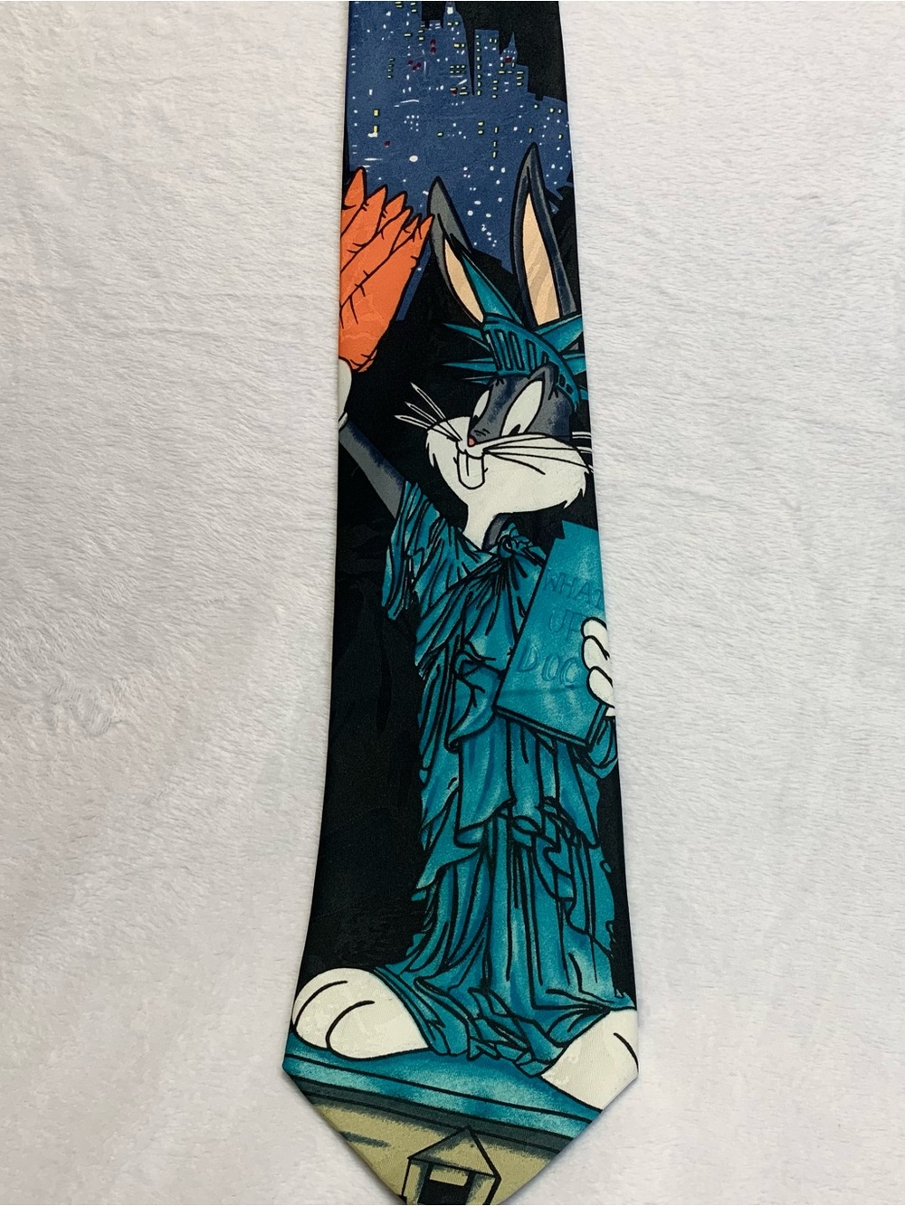Vintage 1995 Looney Tunes Mania Bugs Bunny Statue of Liberty Silk Necktie